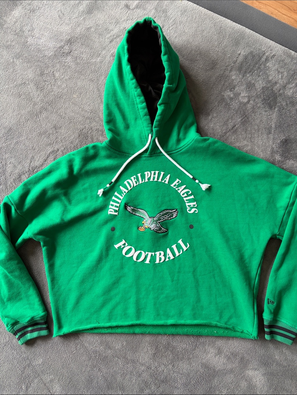 Women’s Philadelphia Eagles Cropped Hoodie Sweatshirt Size Medium